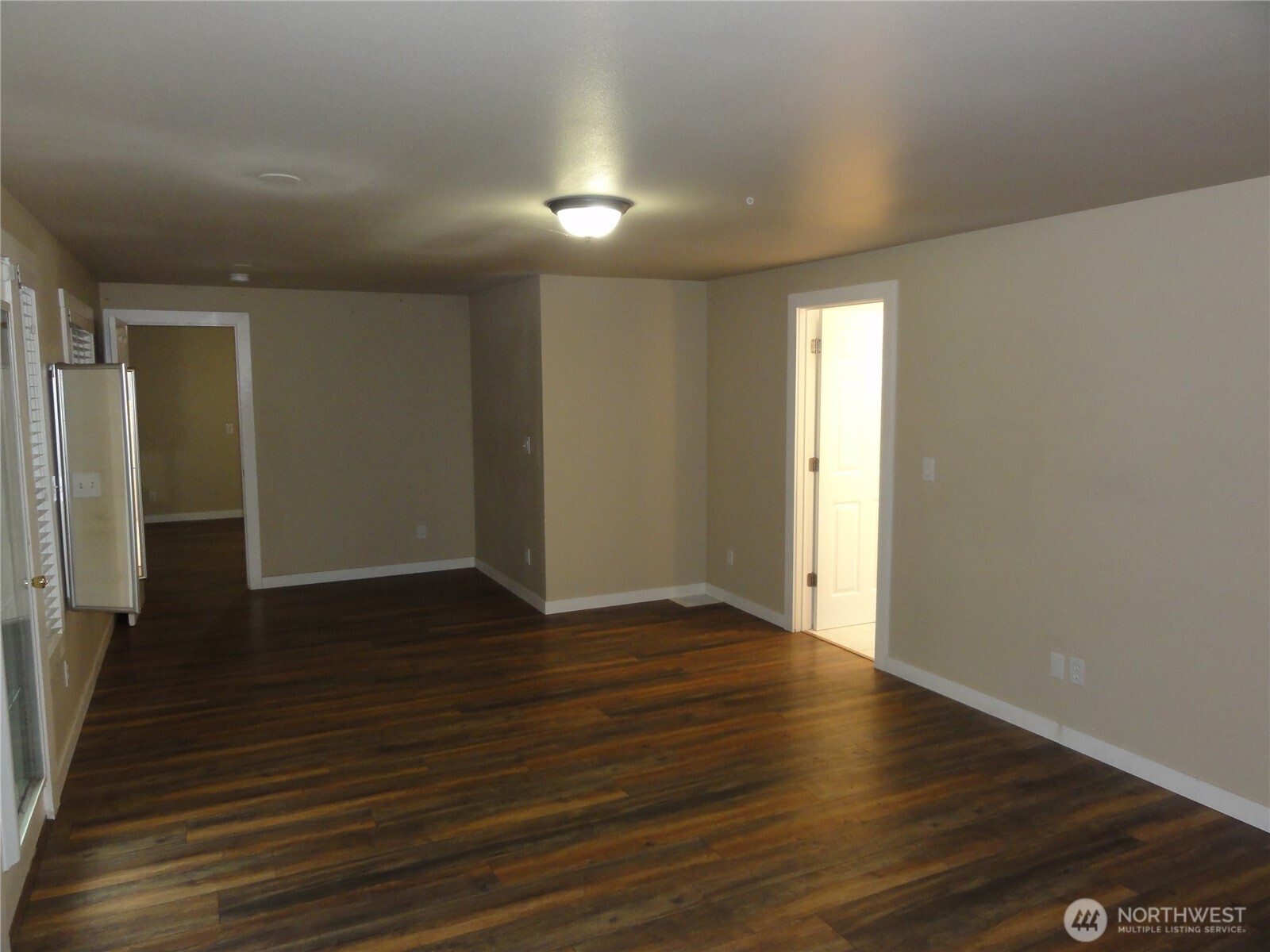 9916 Creviston Drive Property Photo 5