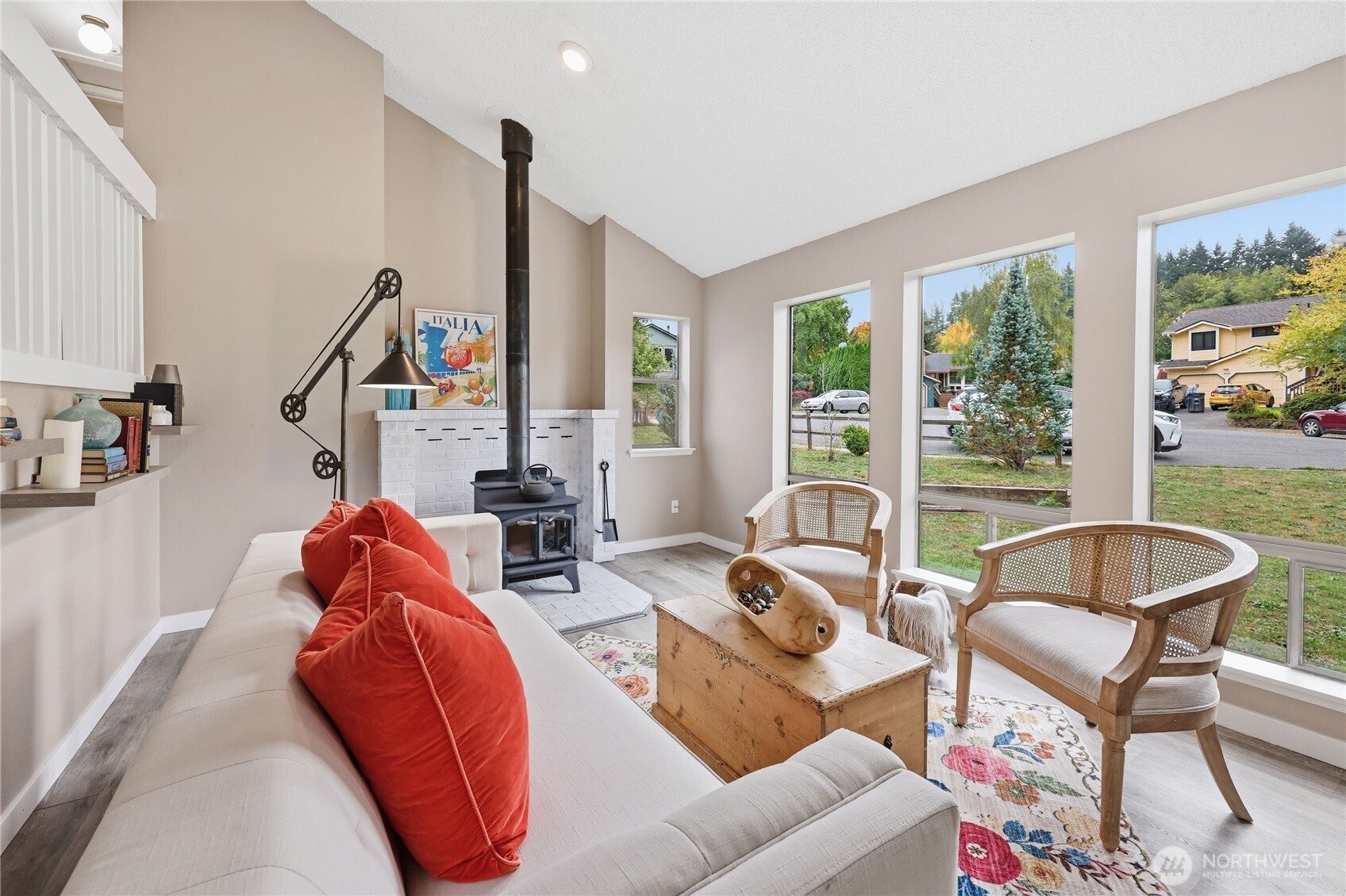 1414 Ne Rygg Court Property Photo 4