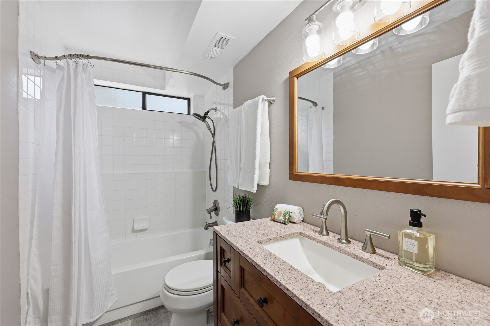 1414 Ne Rygg Court Property Photo 33