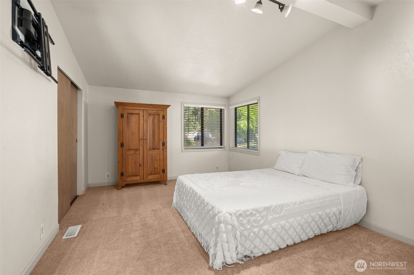 17340 Sargent Road #48 Property Photo 15