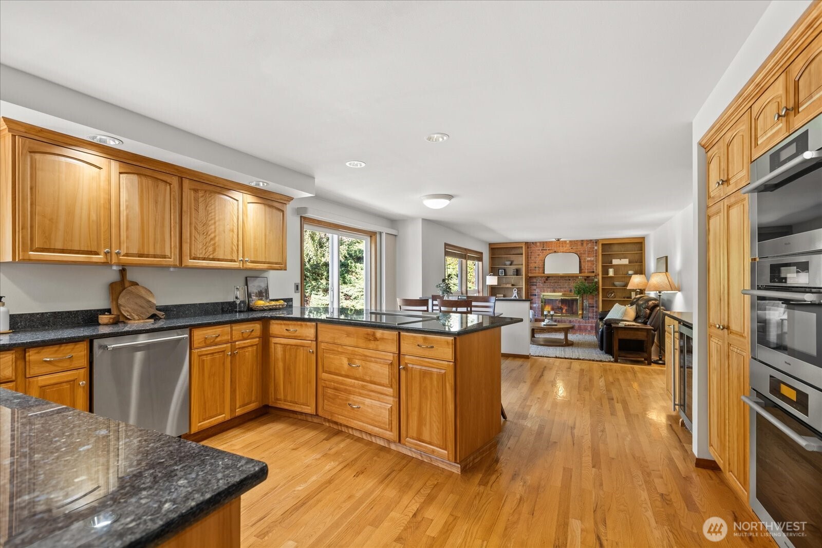 18404 Homeview Drive Property Photo 9