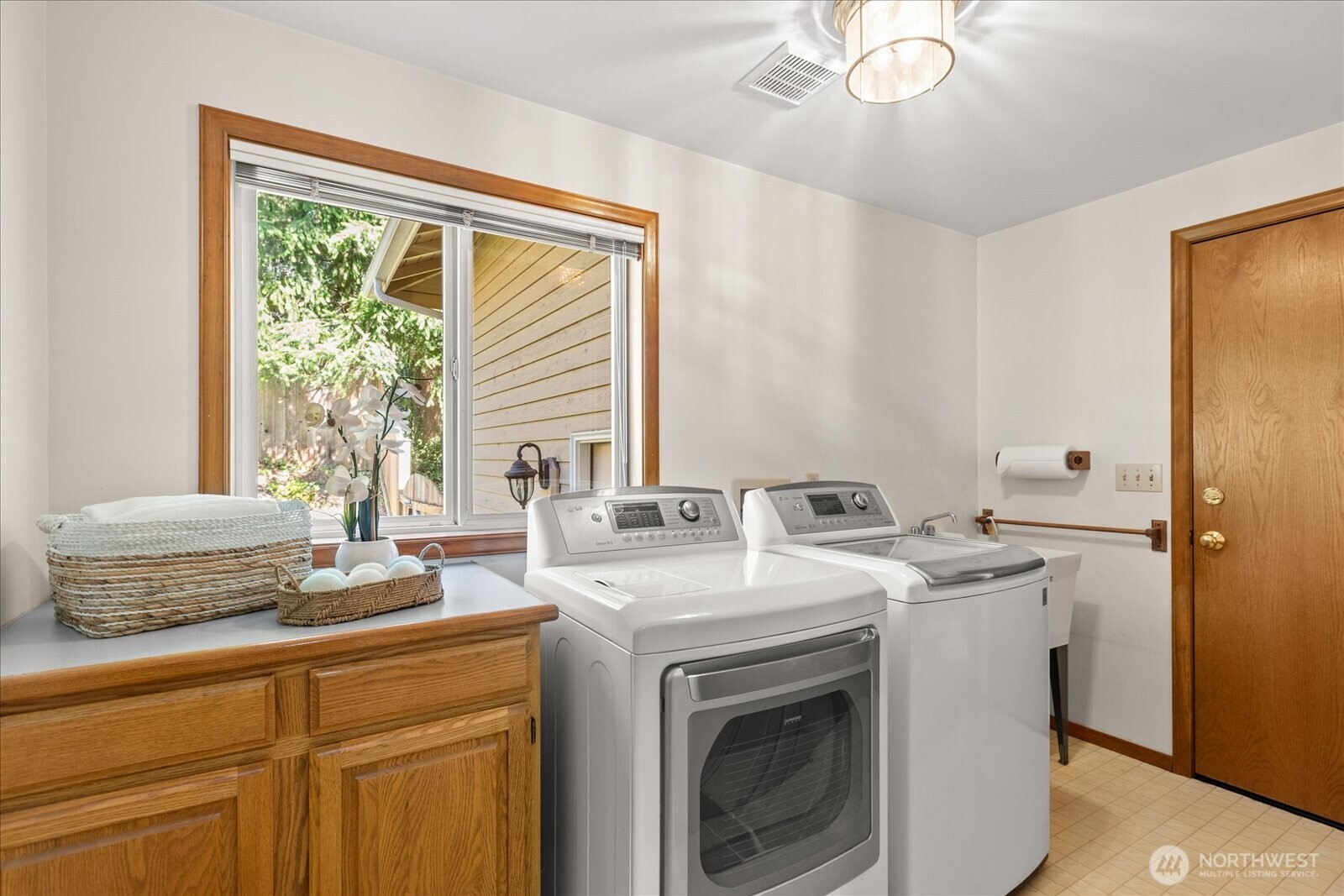 18404 Homeview Drive Property Photo 15