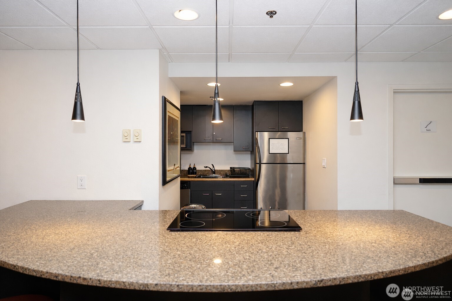 121 Vine Street 1702 Property Photo 37