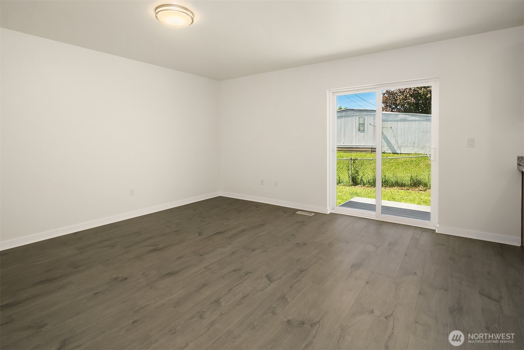 513 4th Street Property Photo 4