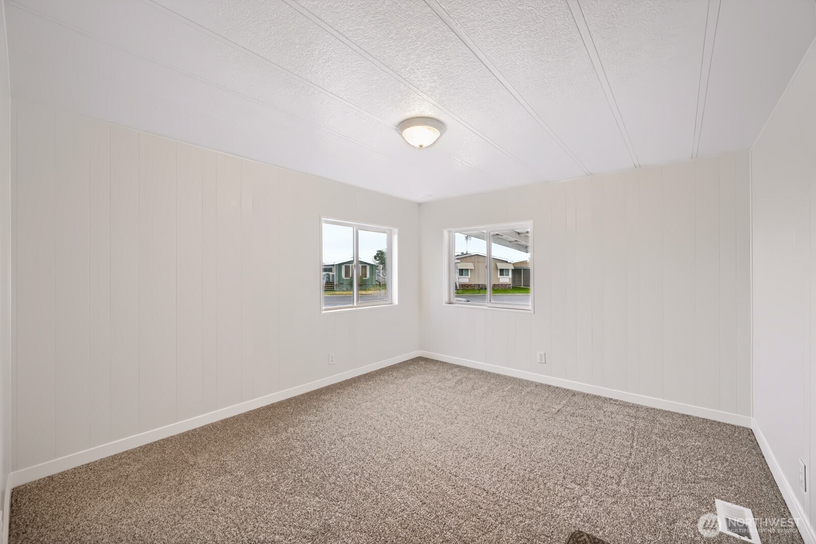2240 W Broadway Avenue 6 Property Photo 2