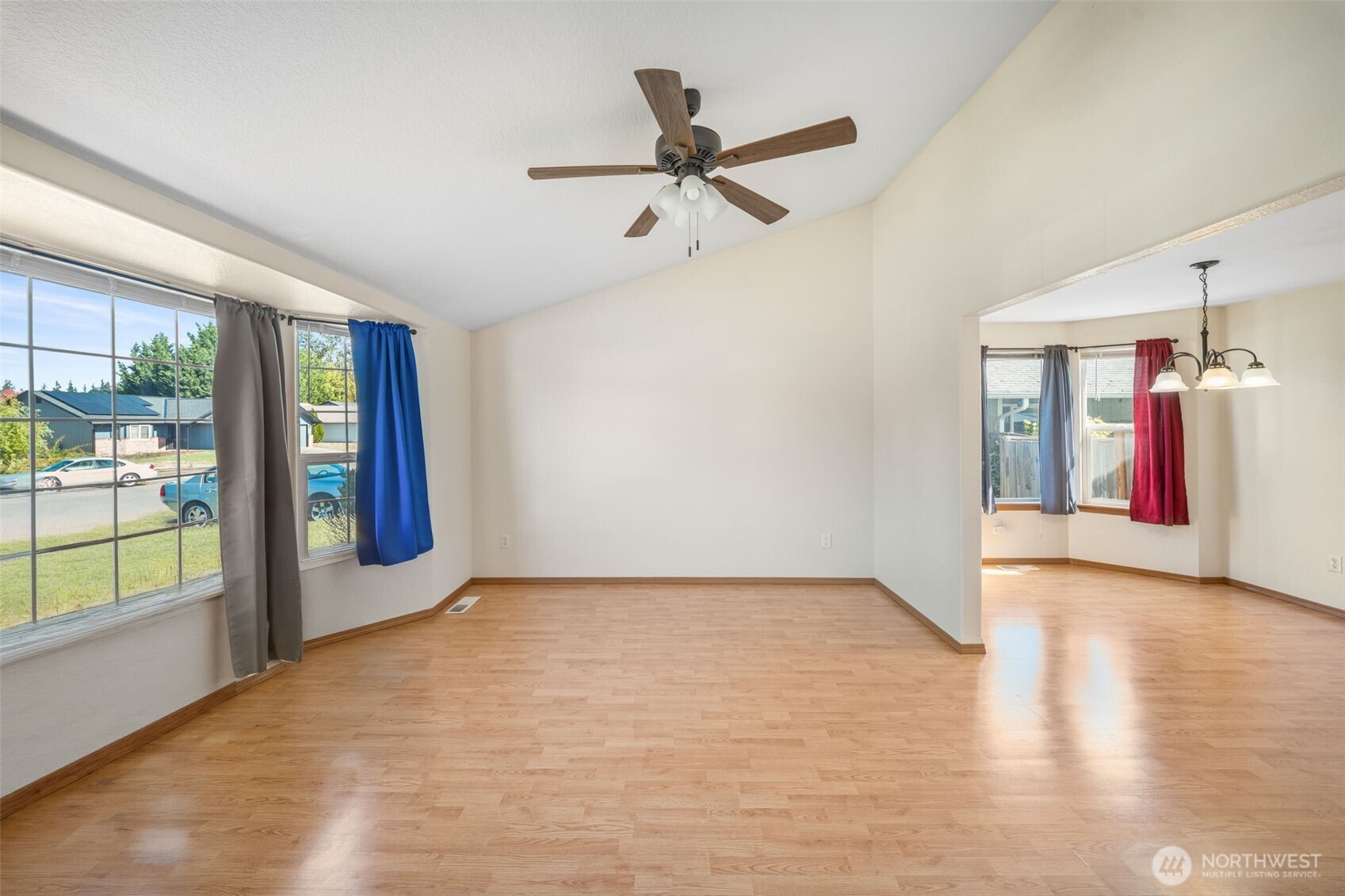 6121 58th Avenue Property Photo 4
