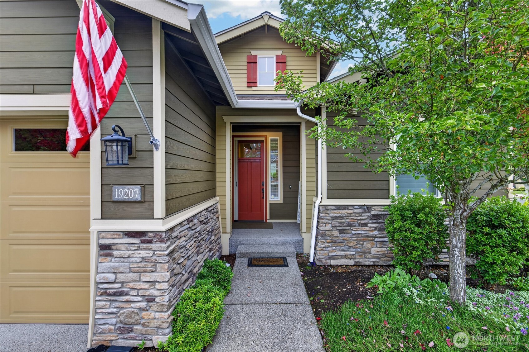 19207 146th Street Property Photo 4