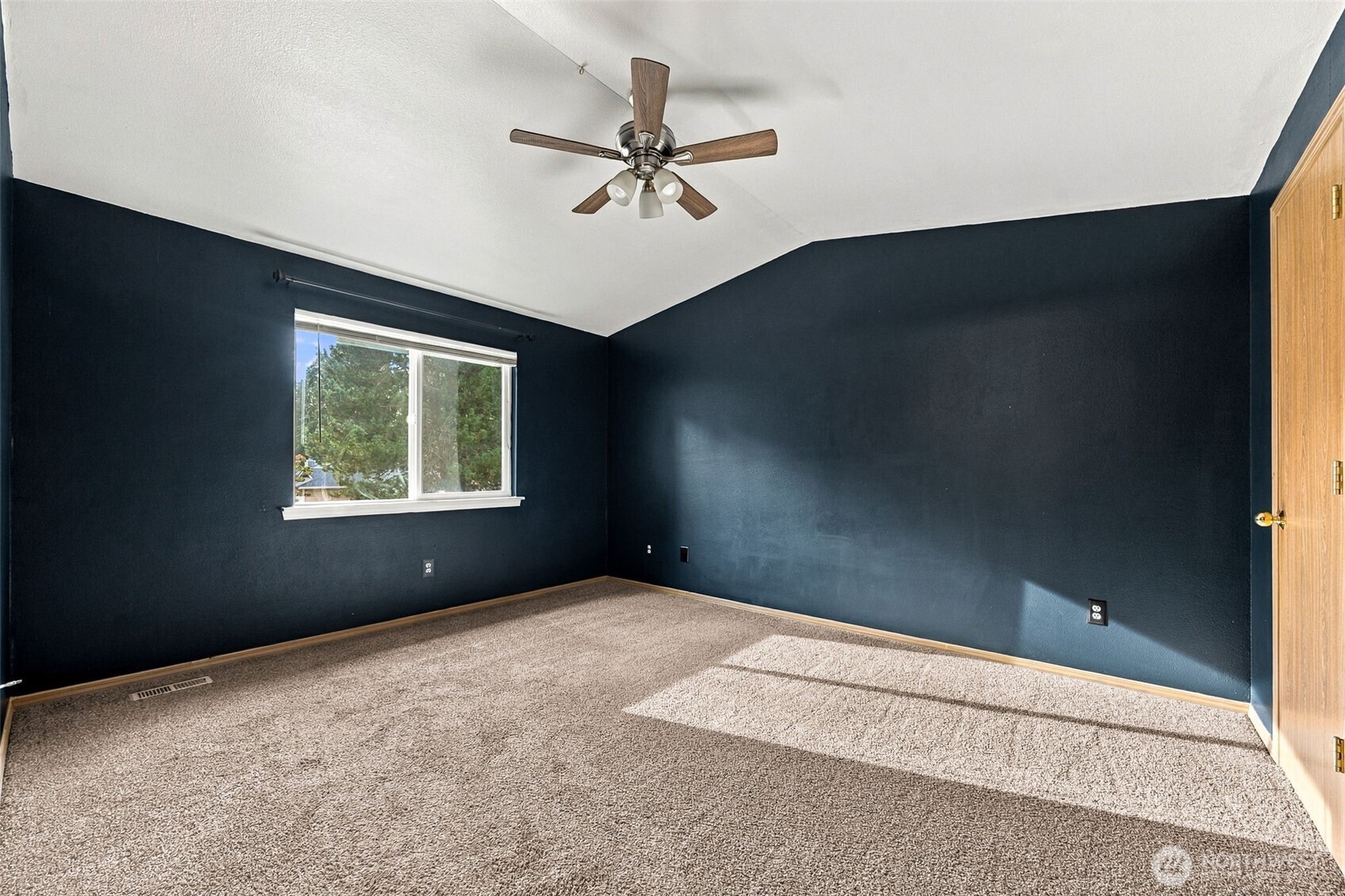18714 82nd Avenue Ct Property Photo 14