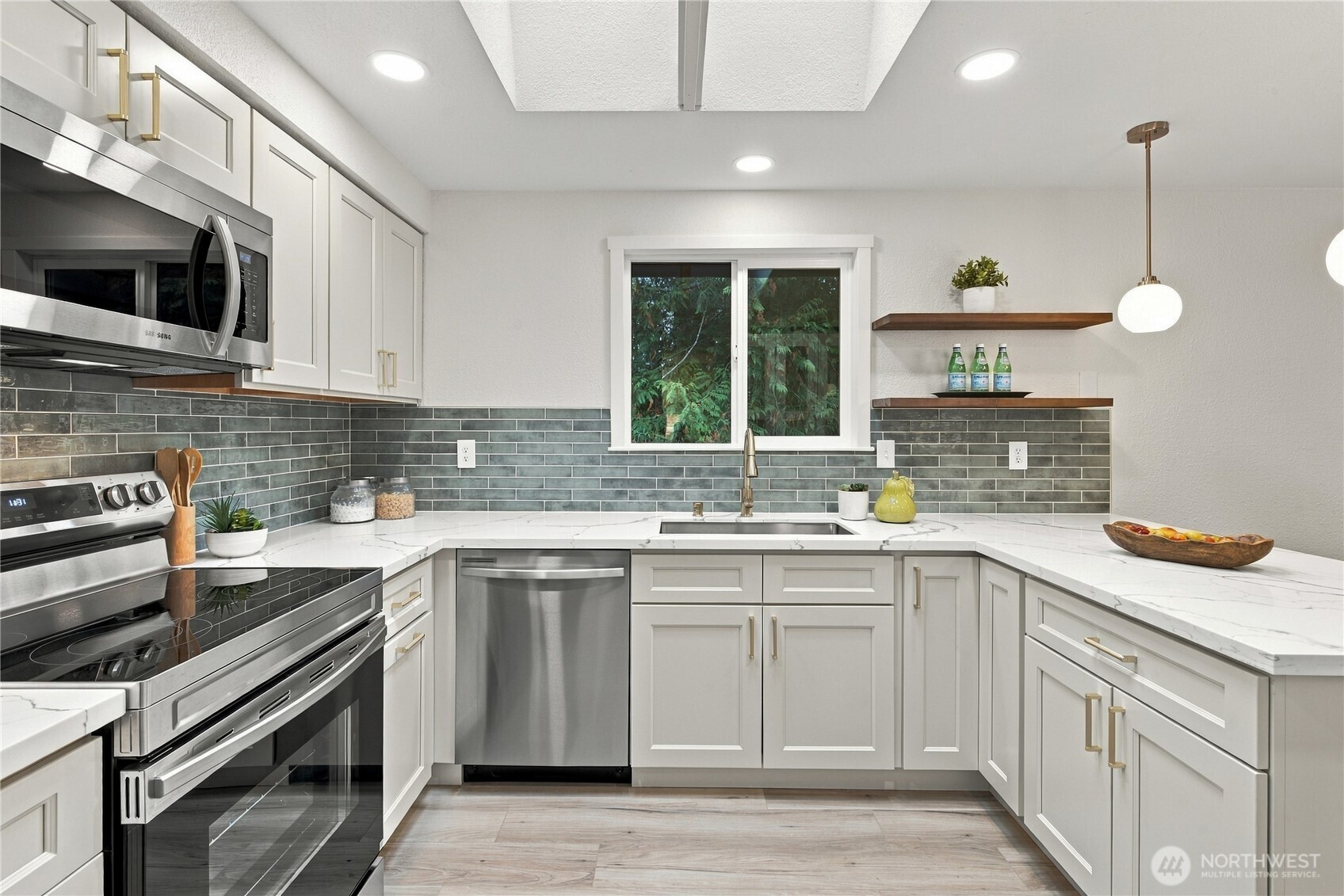 14103 1st Avenue Property Photo 8