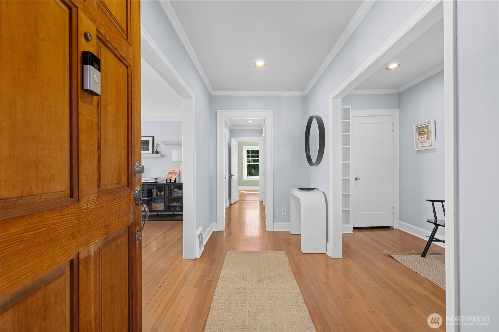1537 Thorndyke Avenue Property Photo 3