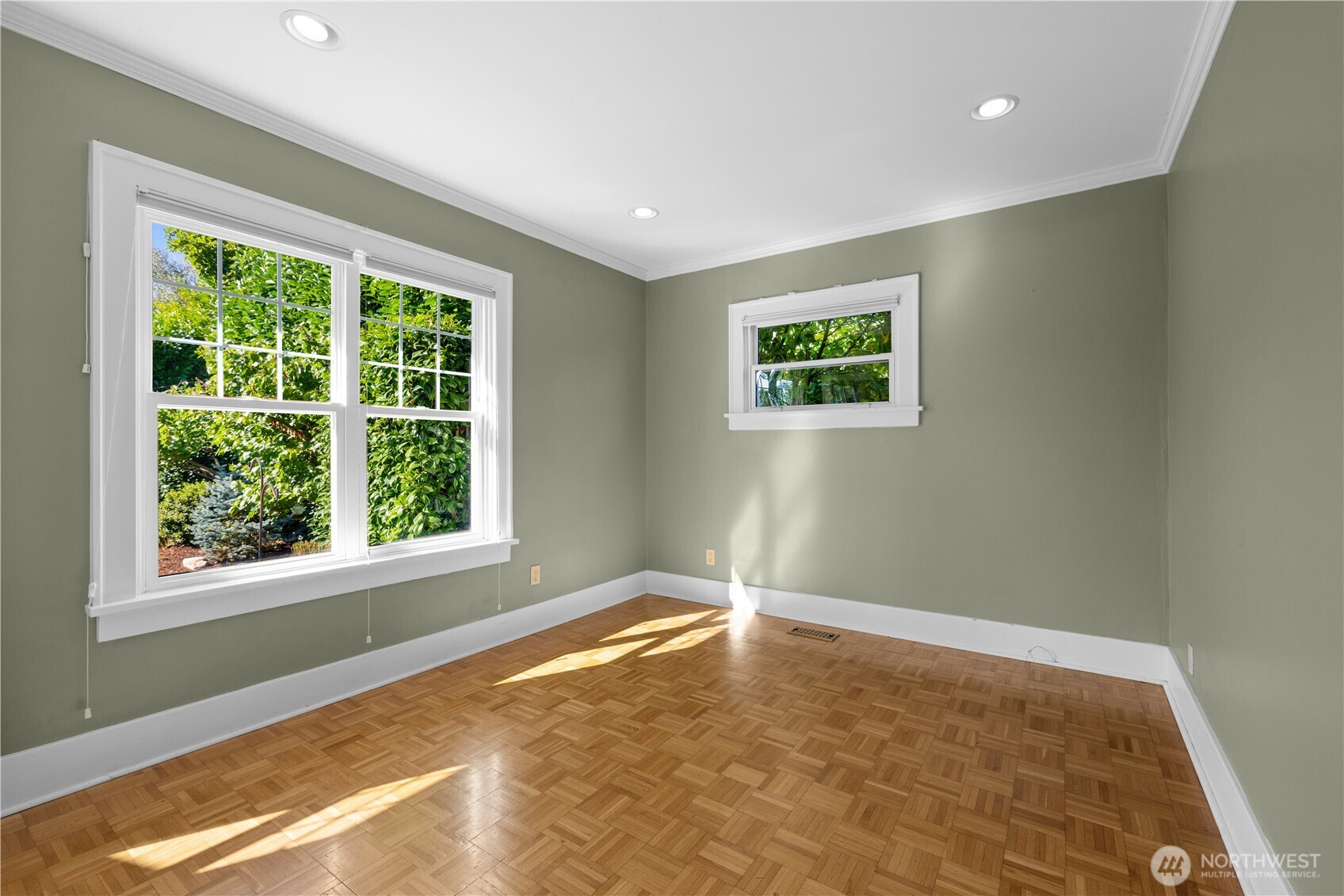 1537 Thorndyke Avenue Property Photo 15