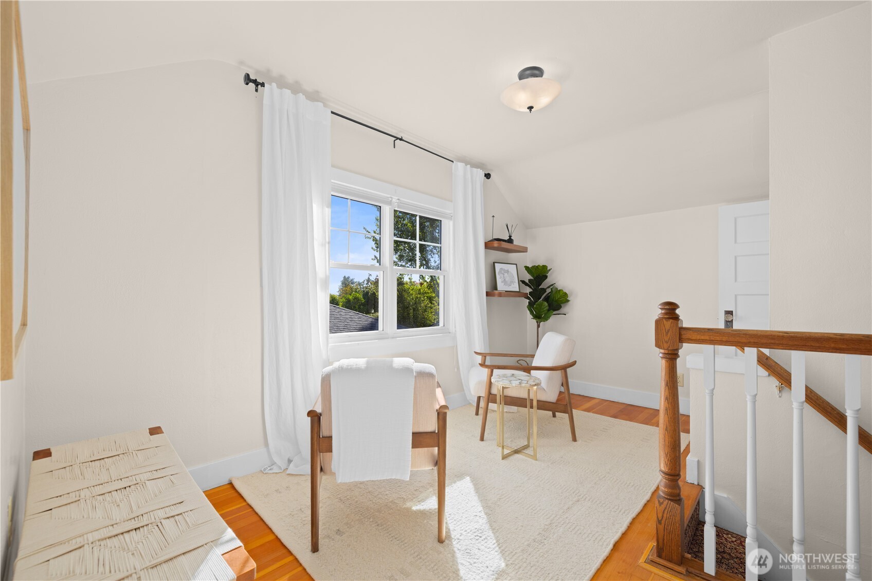 1537 Thorndyke Avenue Property Photo 17