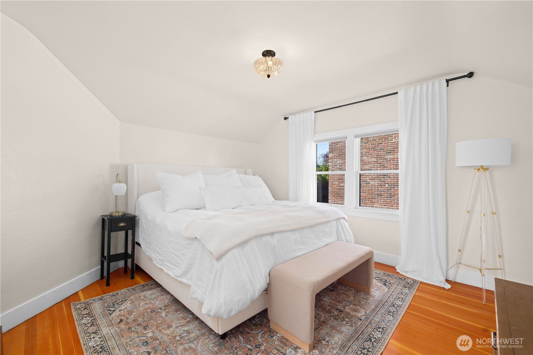 1537 Thorndyke Avenue Property Photo 19