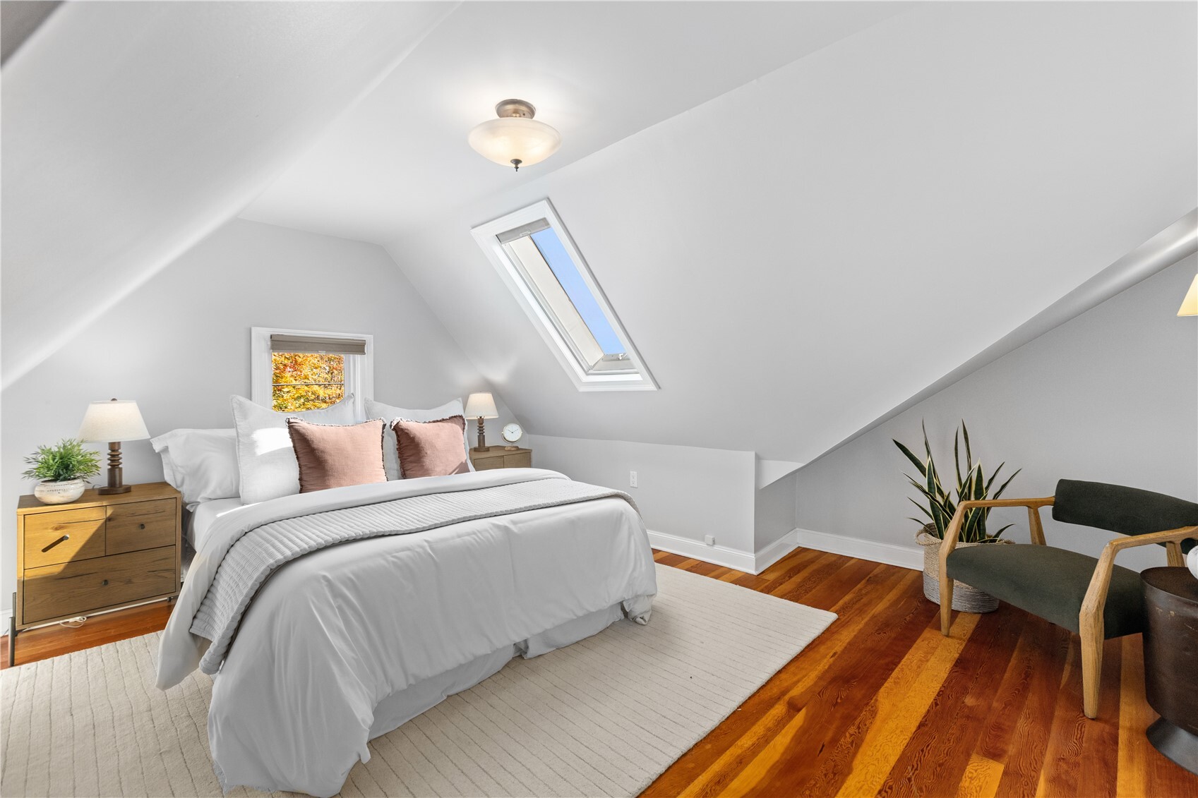 1537 Thorndyke Avenue Property Photo 22