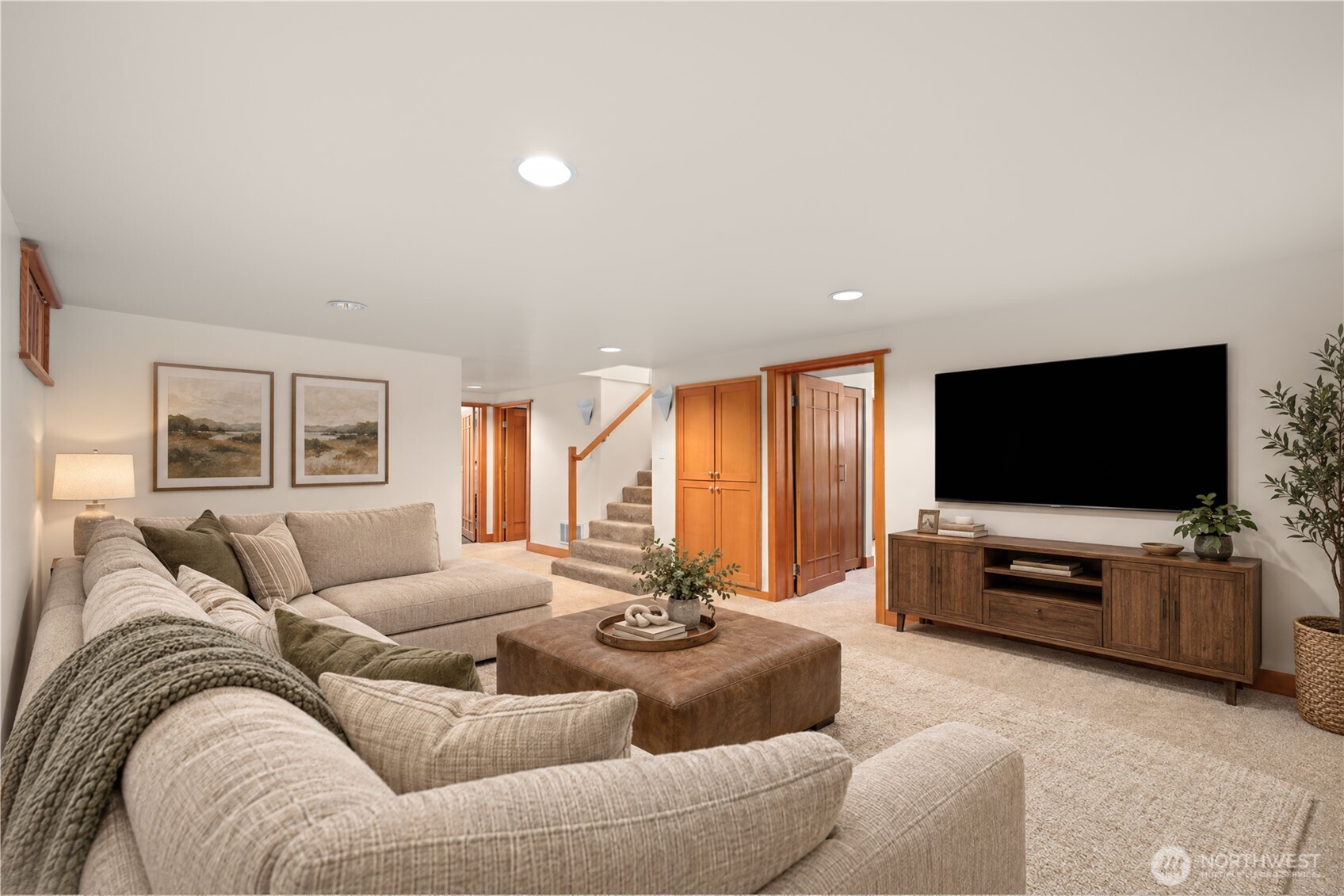 1537 Thorndyke Avenue Property Photo 24
