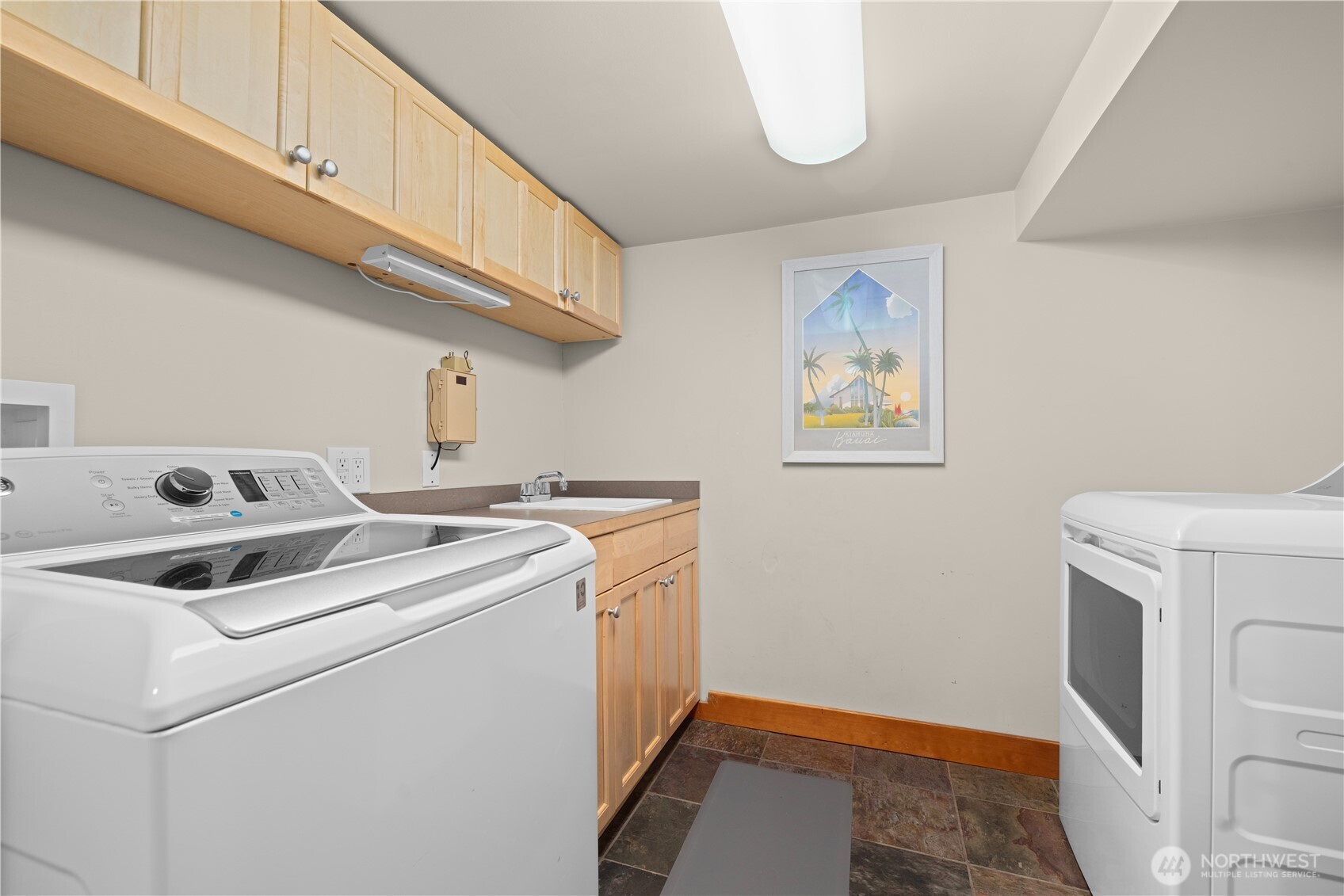 1537 Thorndyke Avenue Property Photo 31