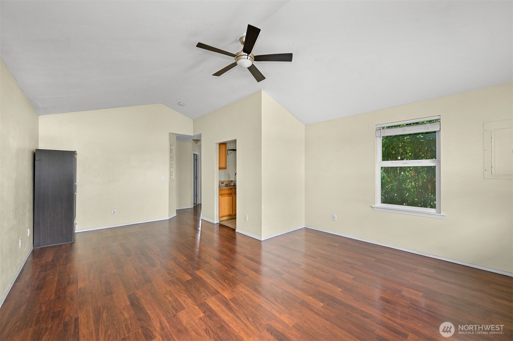 1906 N 30th Street Property Photo 2