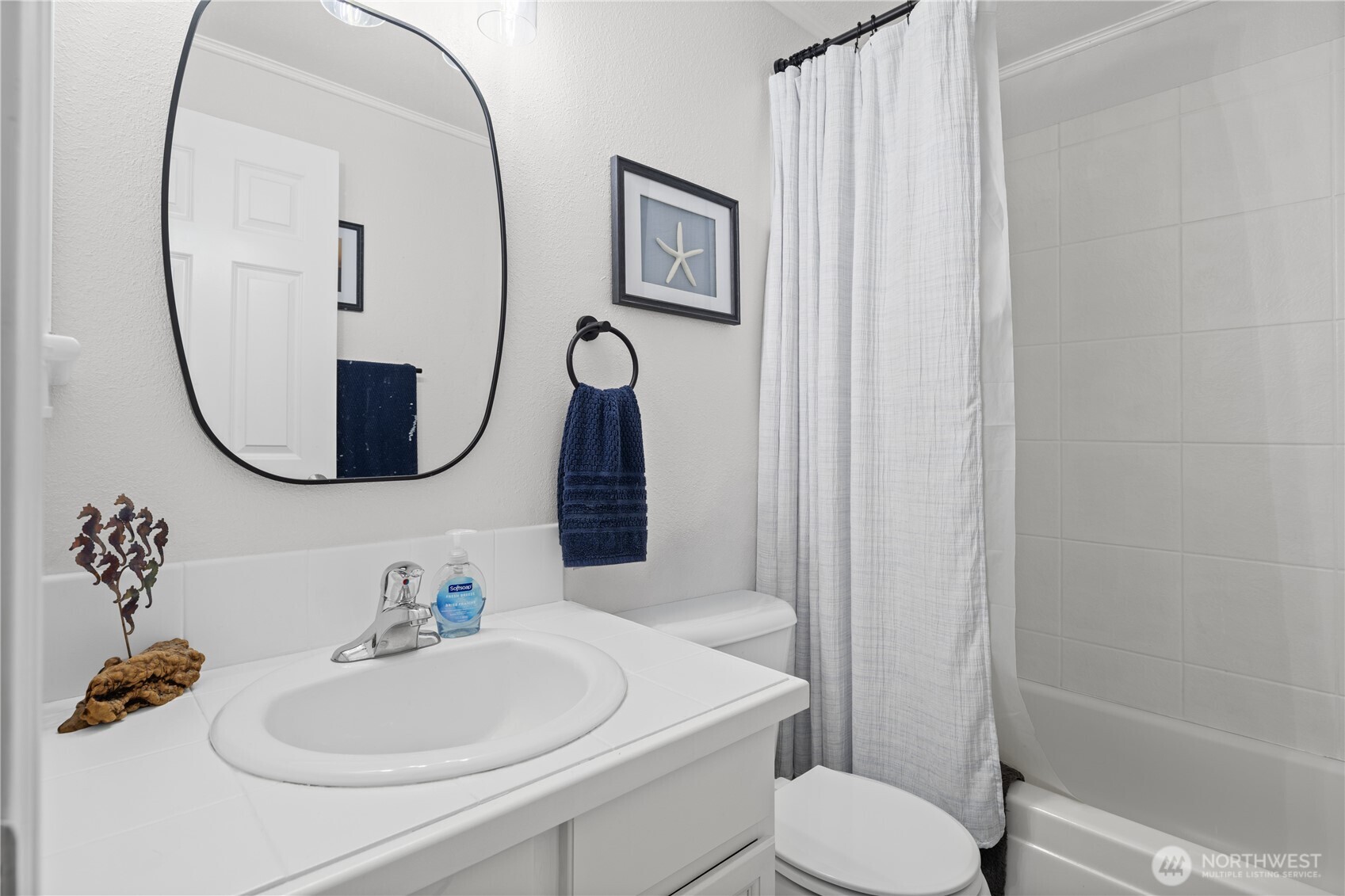 1132 N 198th Street C302 Property Photo 17