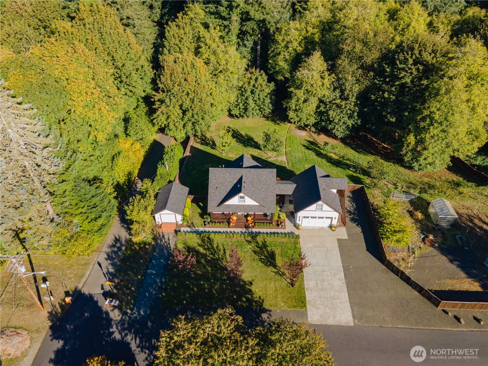 4702 Delta Lane Property Photo 3
