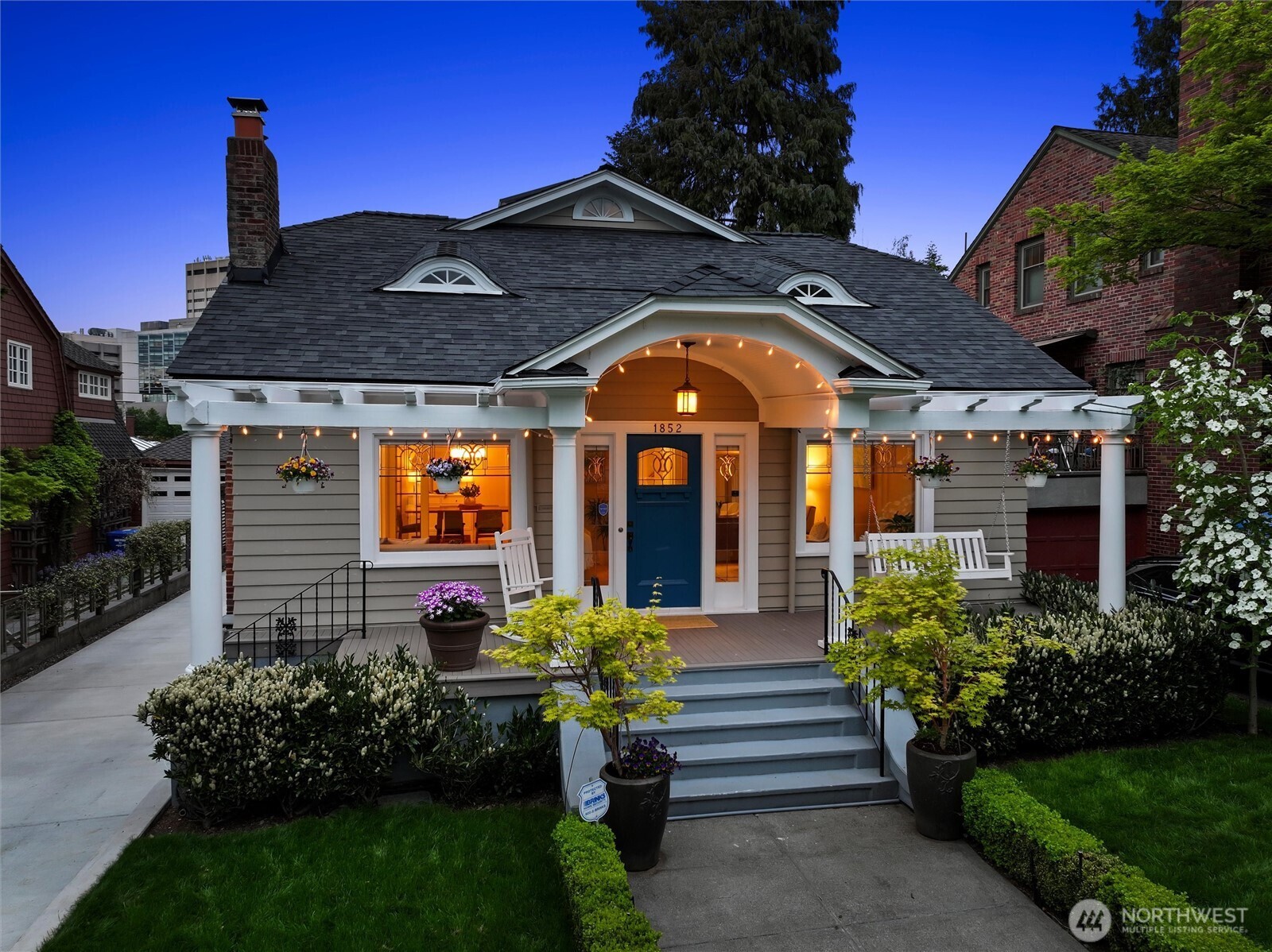 1852 E Shelby Street Property Photo 2