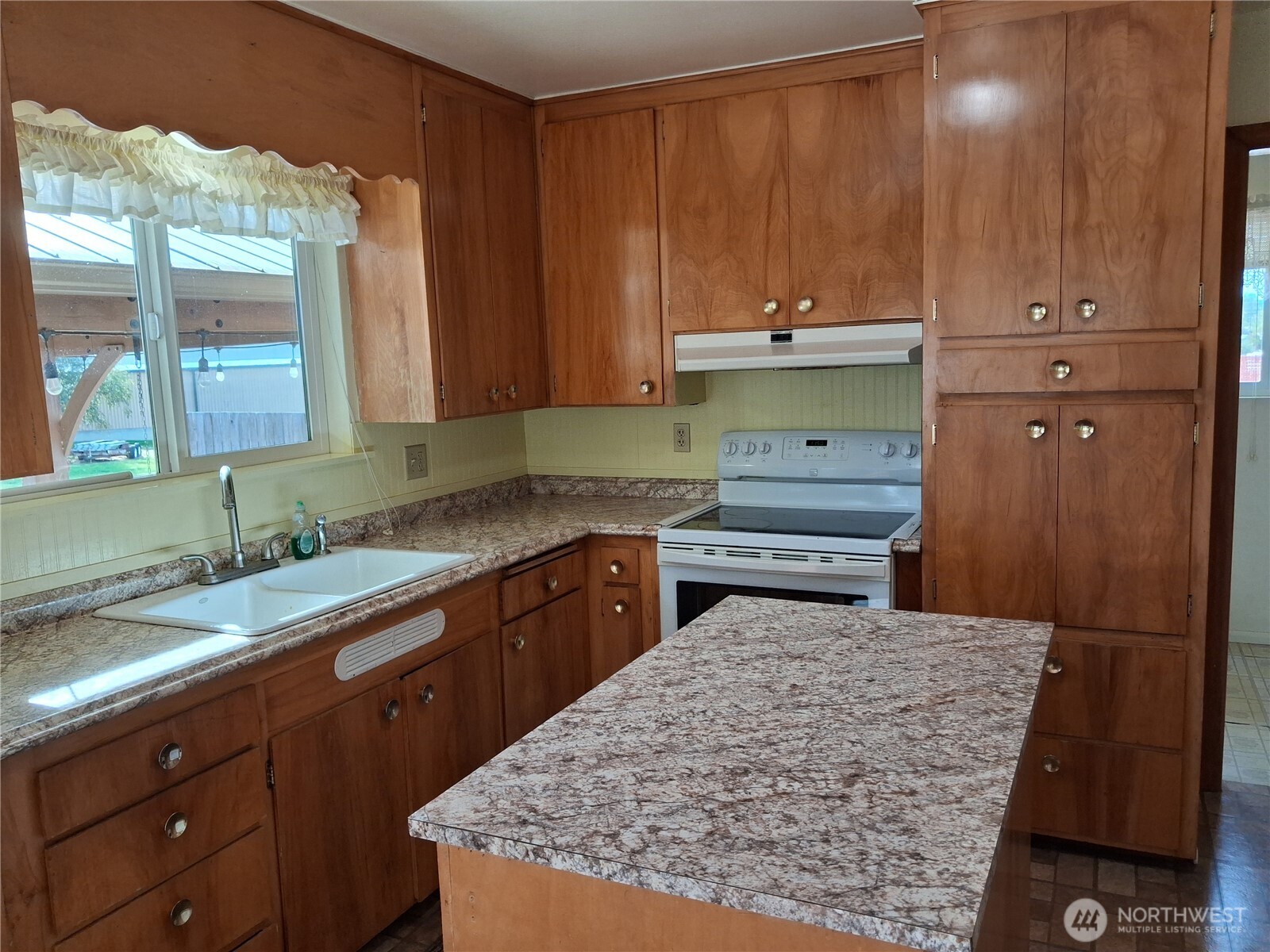 2568 Jackson Highway Property Photo 7