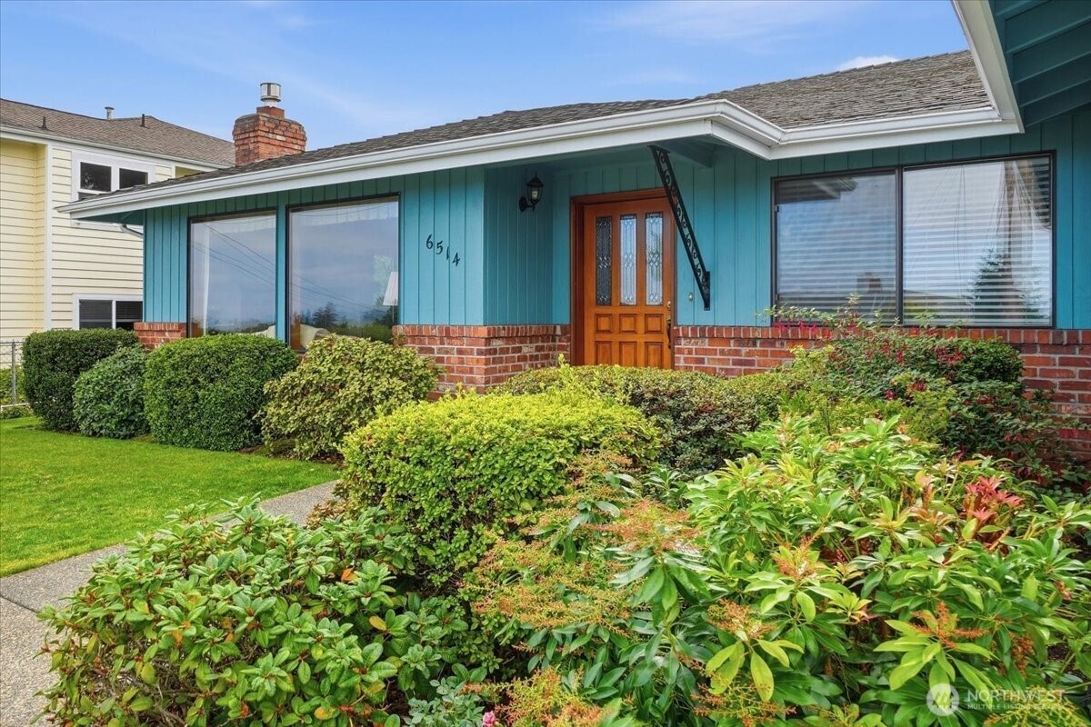 6514 N Hale Street Property Photo 2