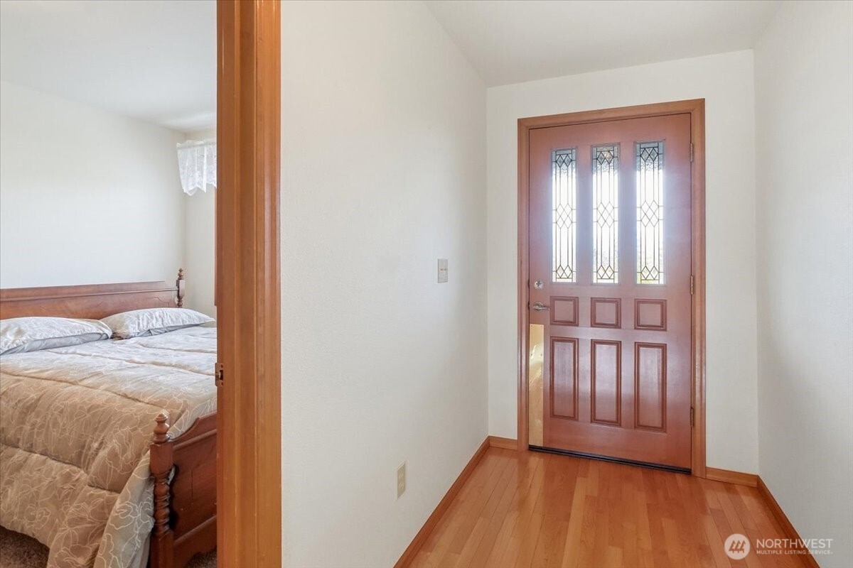 6514 N Hale Street Property Photo 3