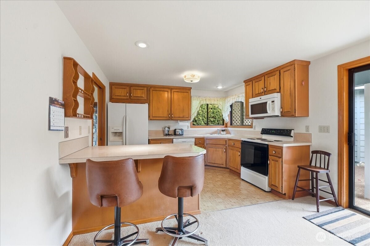 6514 N Hale Street Property Photo 11