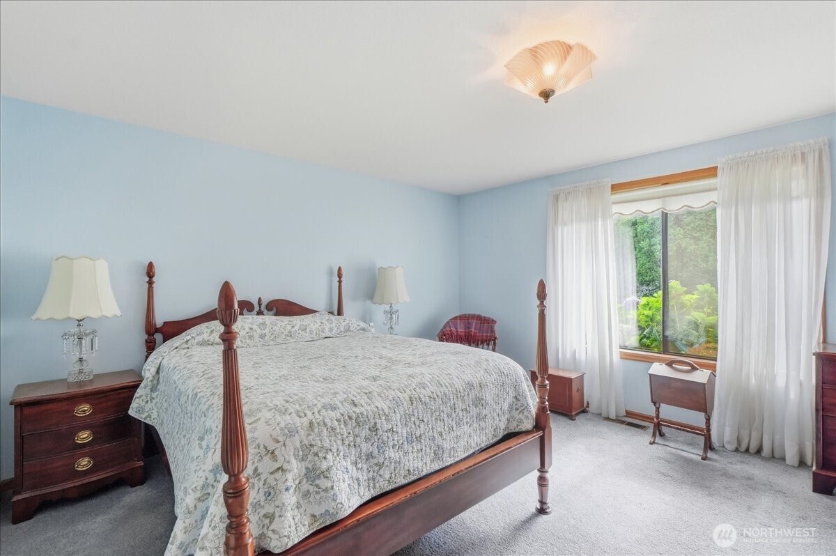 6514 N Hale Street Property Photo 14