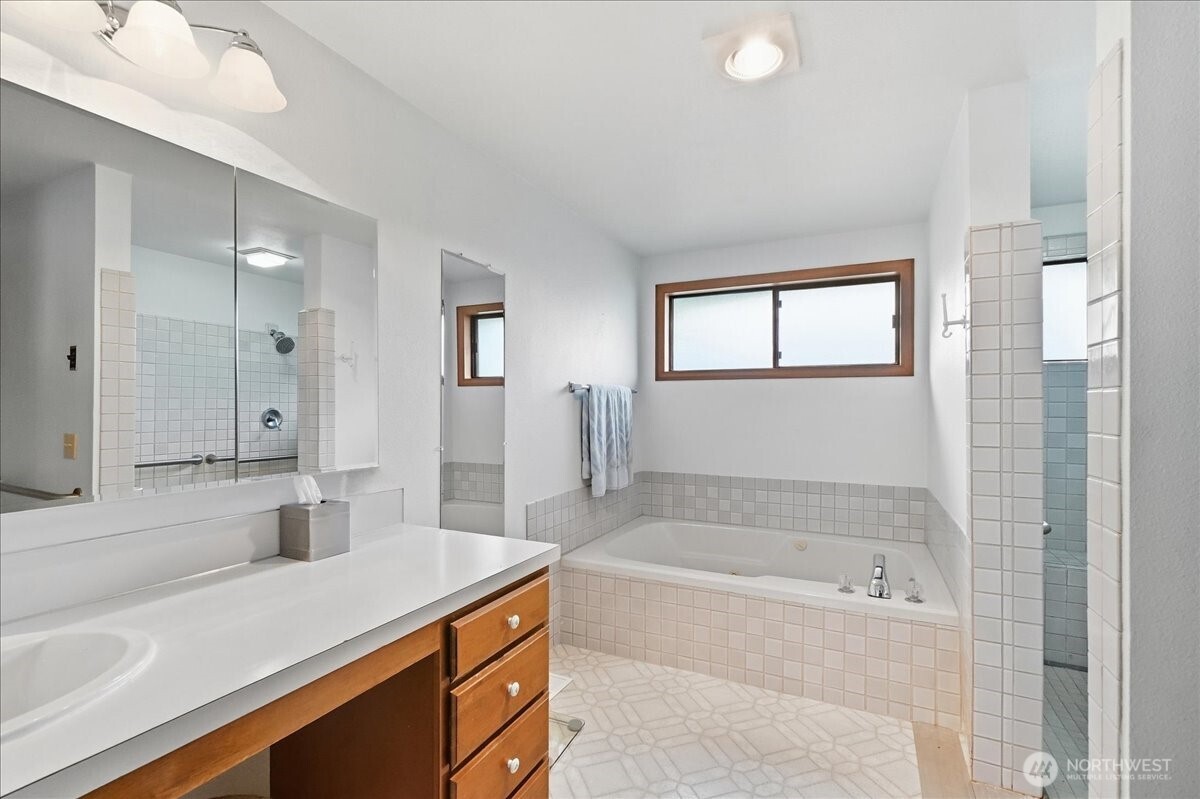 6514 N Hale Street Property Photo 18