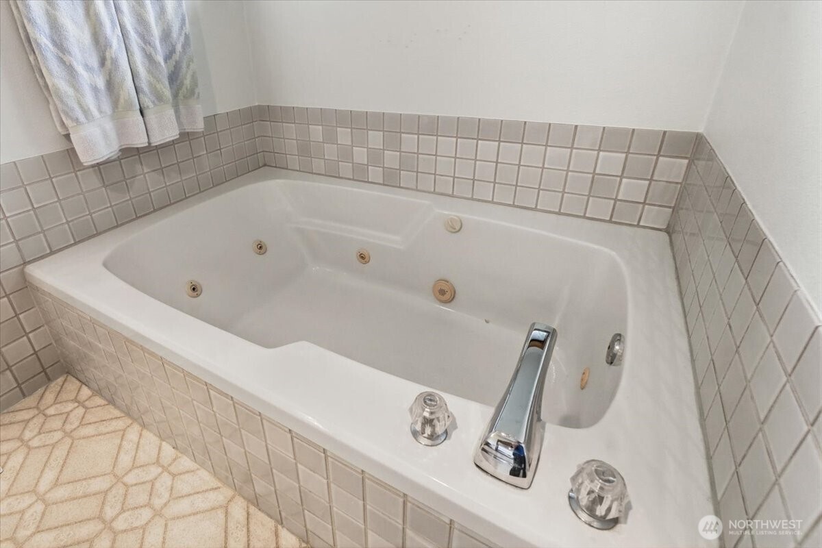 6514 N Hale Street Property Photo 19
