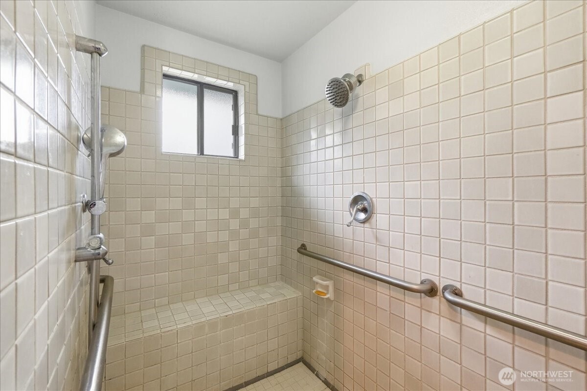 6514 N Hale Street Property Photo 20