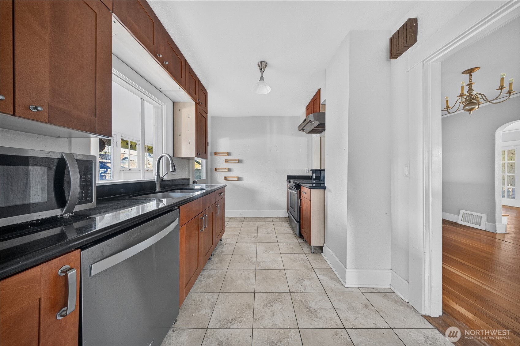 4234 S Graham Street Property Photo 7