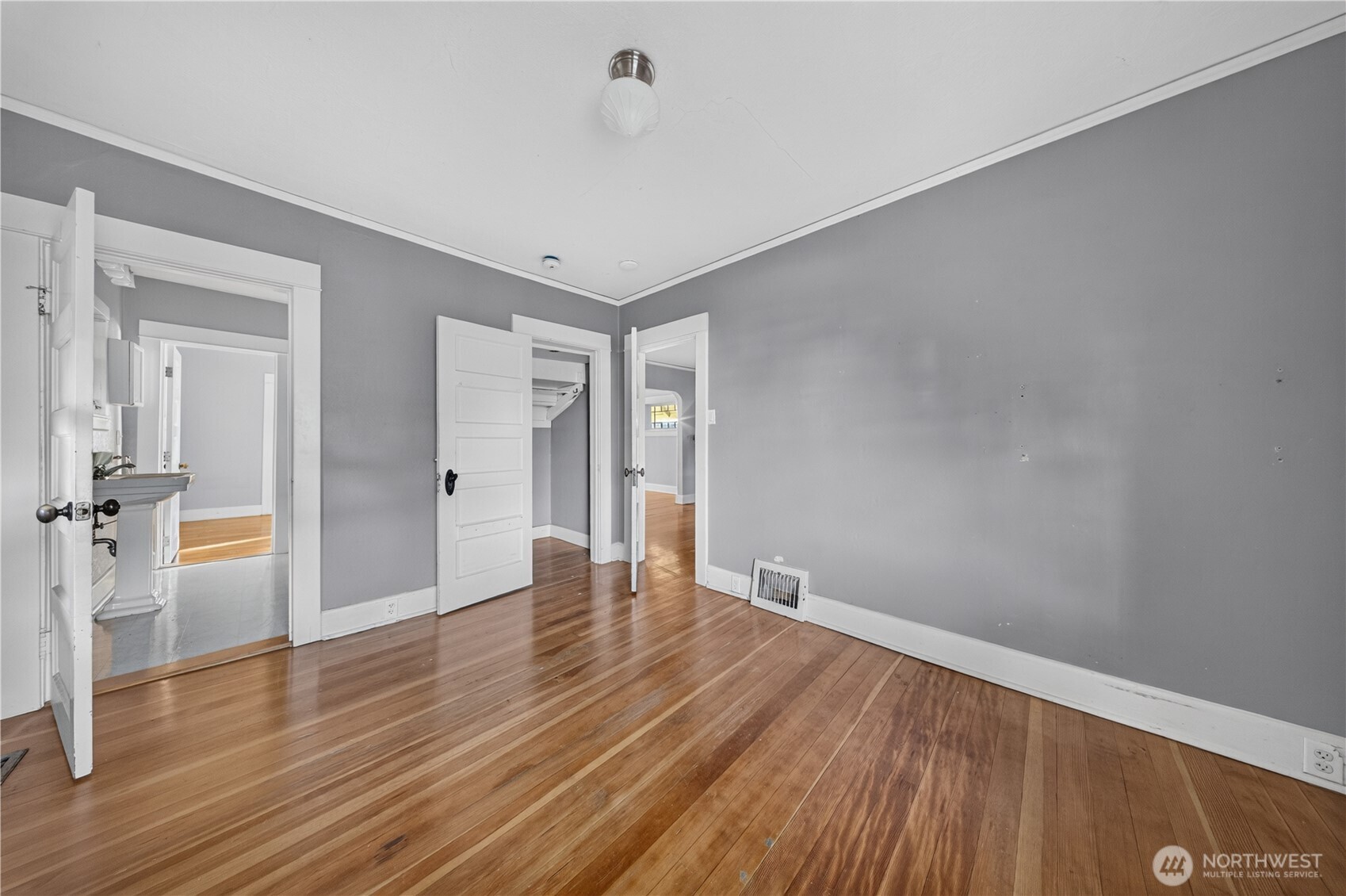 4234 S Graham Street Property Photo 10