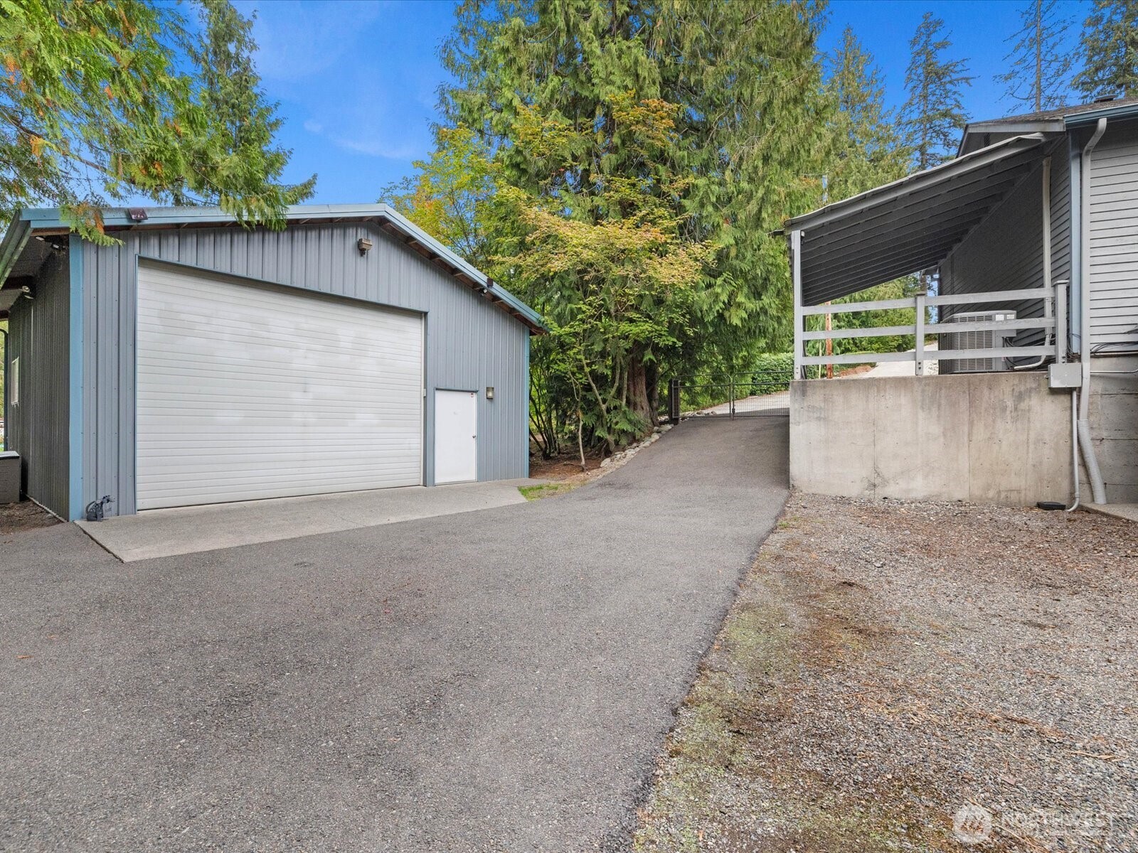 19104 Waverly Drive Property Photo 5