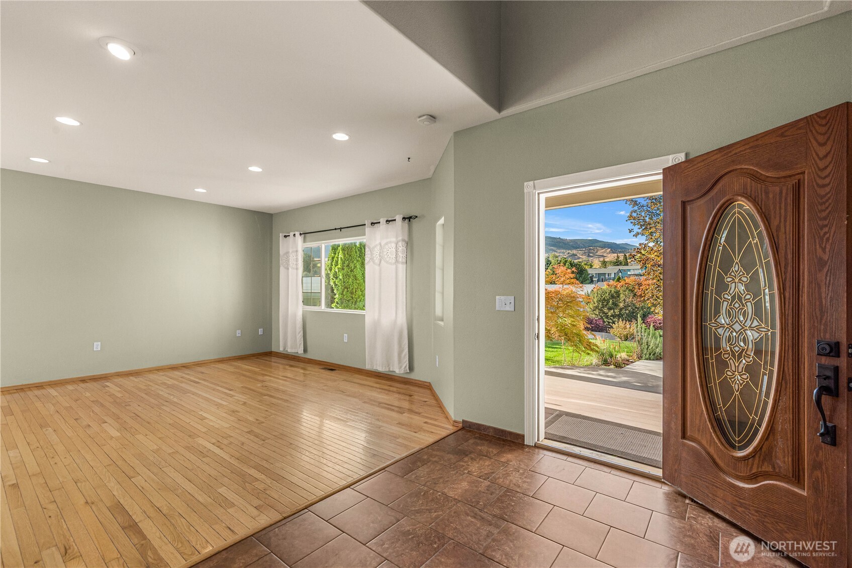 3037 Vera Cruz Street Property Photo 4