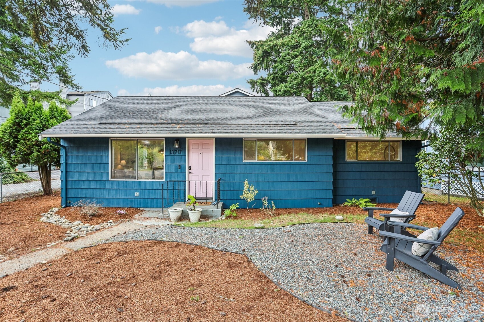 13717 N Stone Avenue Property Photo 1