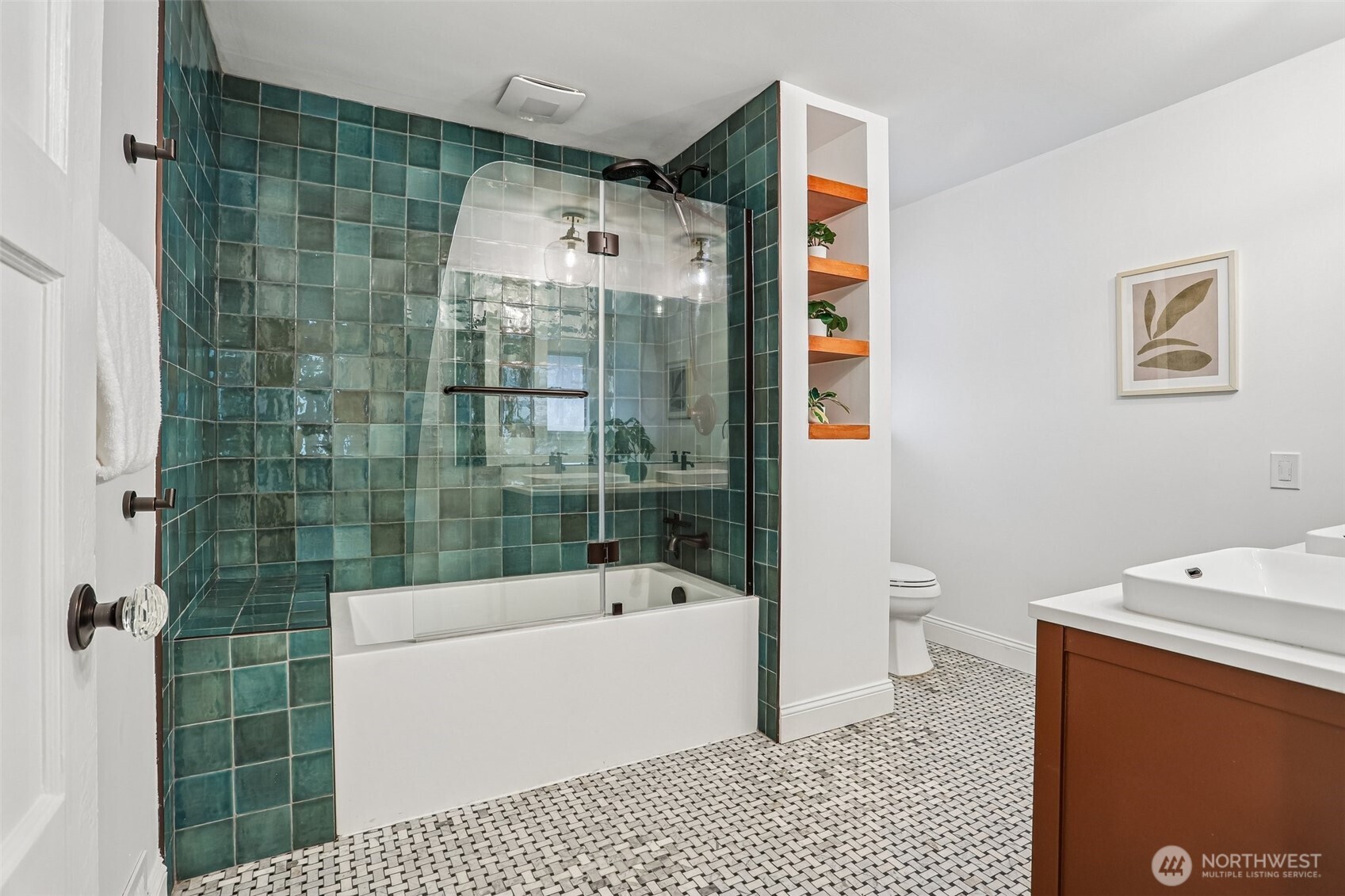13717 N Stone Avenue Property Photo 9