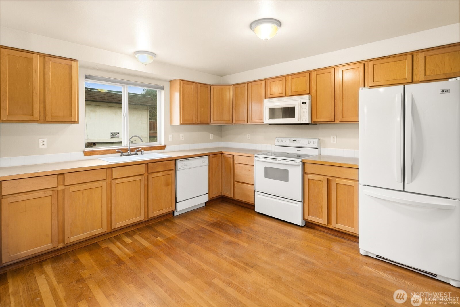 1417 N 97th Street Property Photo 19