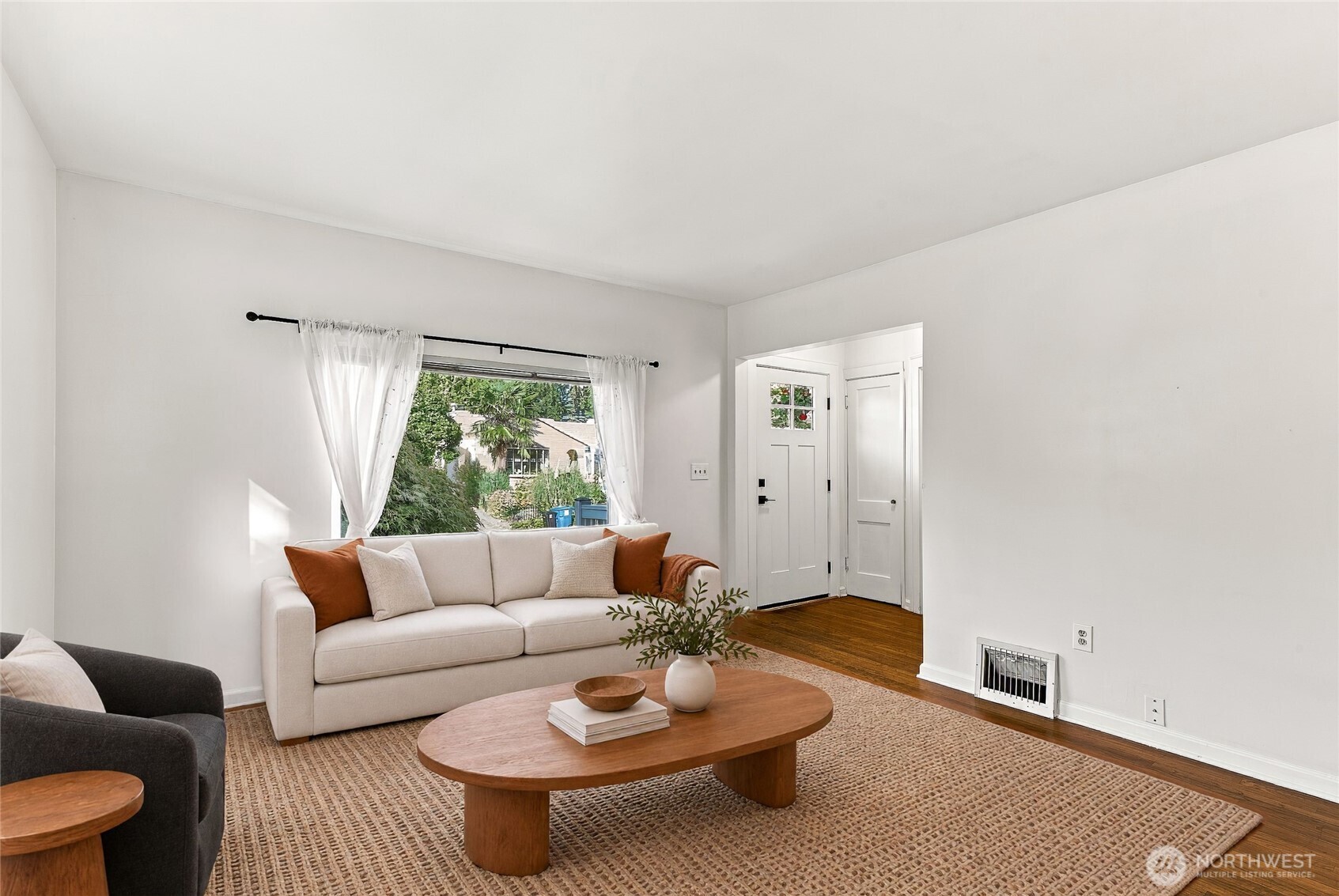 5756 25th Avenue Property Photo 3