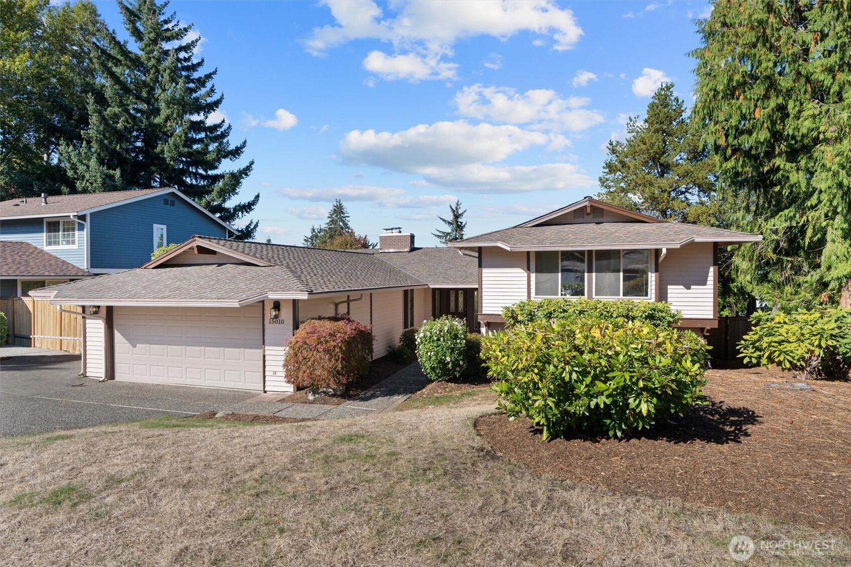 15010 Se 46th Way Property Photo 2