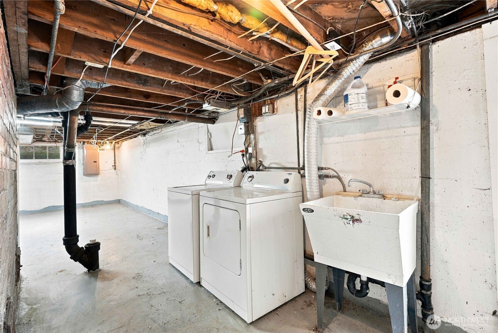 813 E 3rd Avenue Property Photo 24