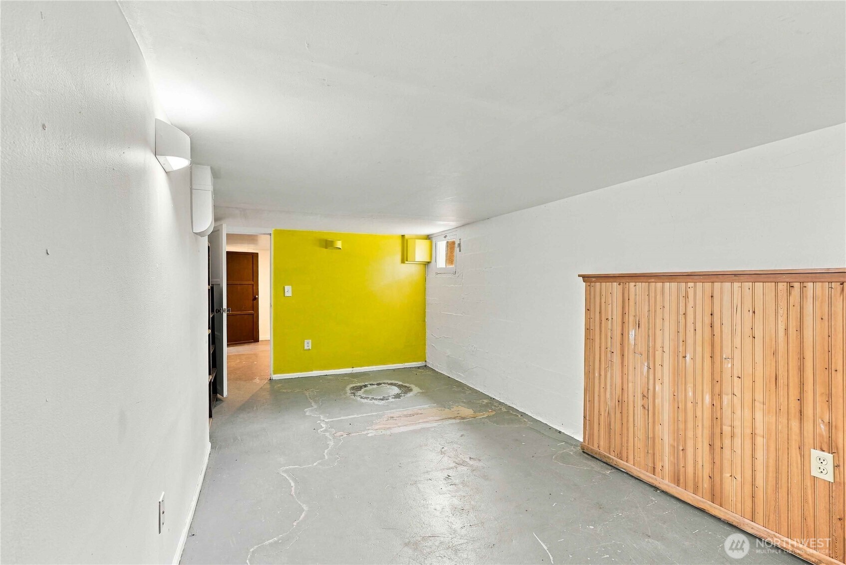 813 E 3rd Avenue Property Photo 27