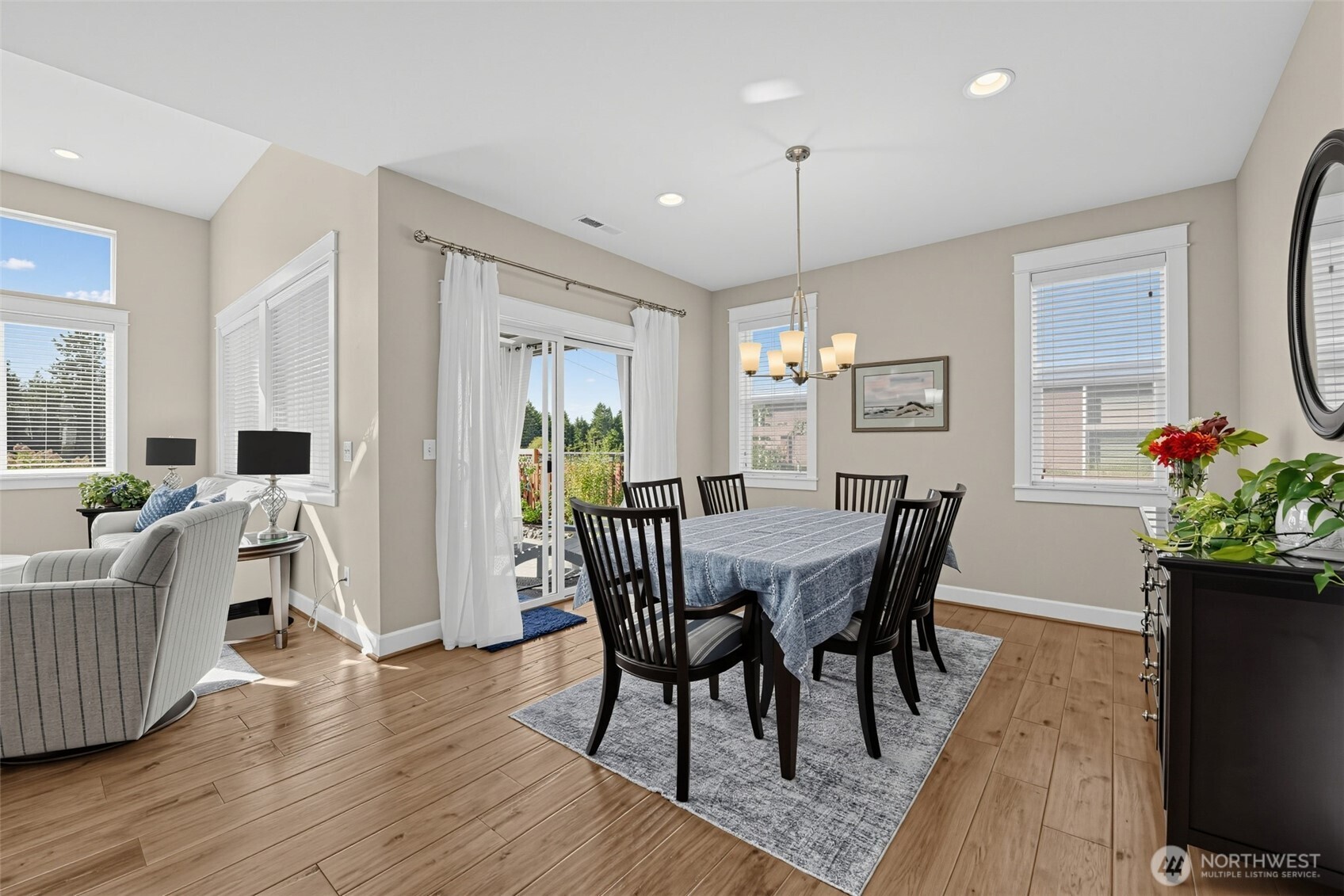 9425 Bowthorpe Street Property Photo 7