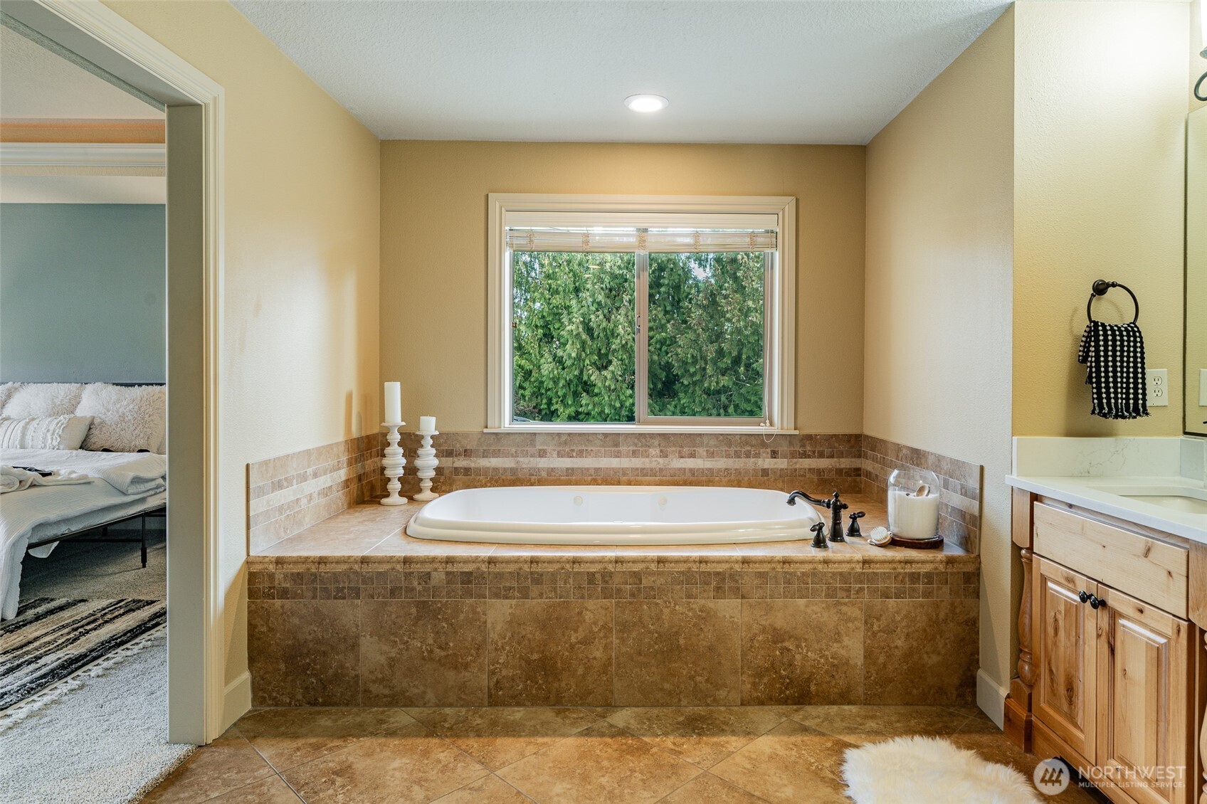 908 Ne 224th Circle Property Photo 32