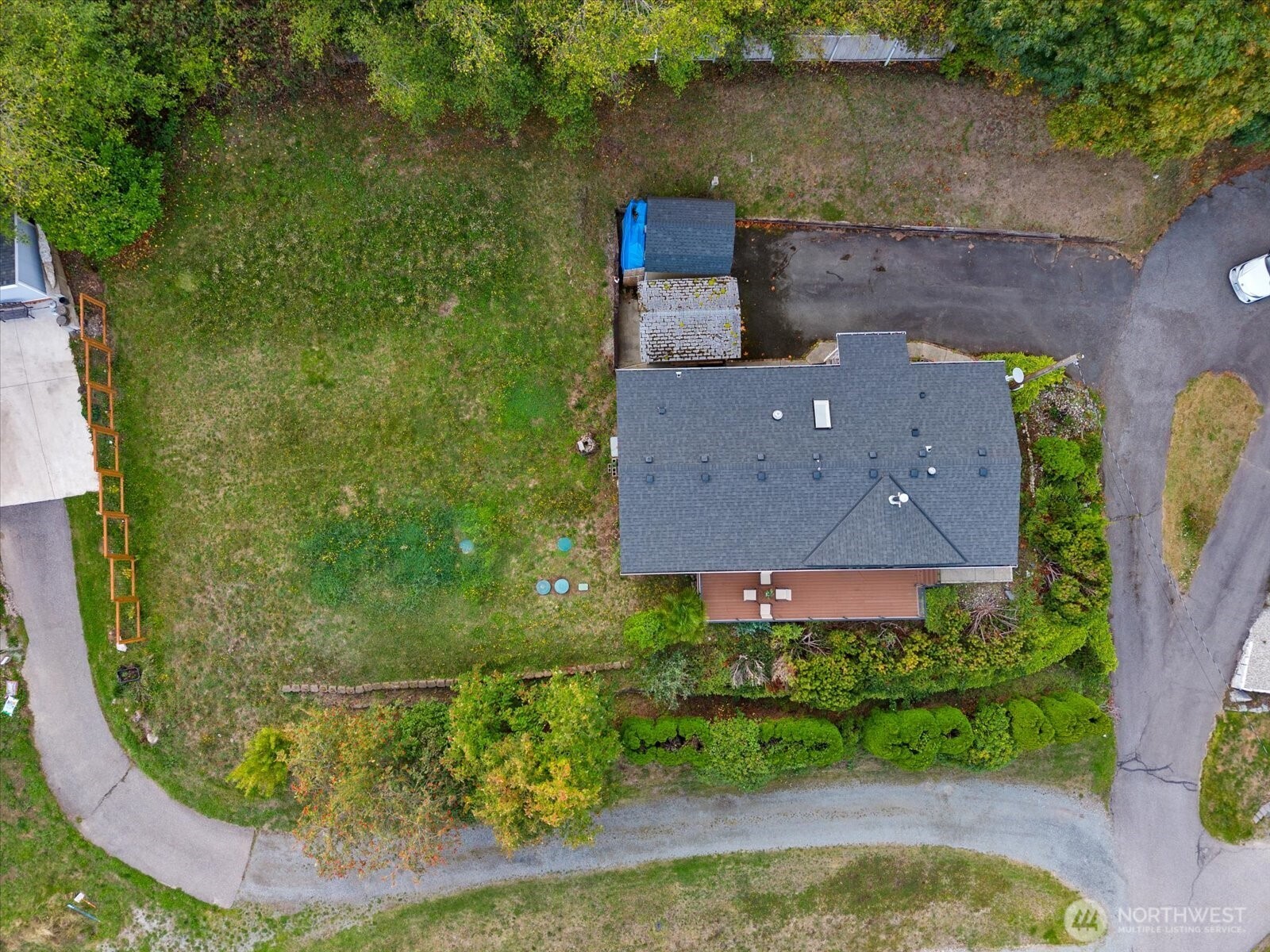 596 Waterline Loop Property Photo 3