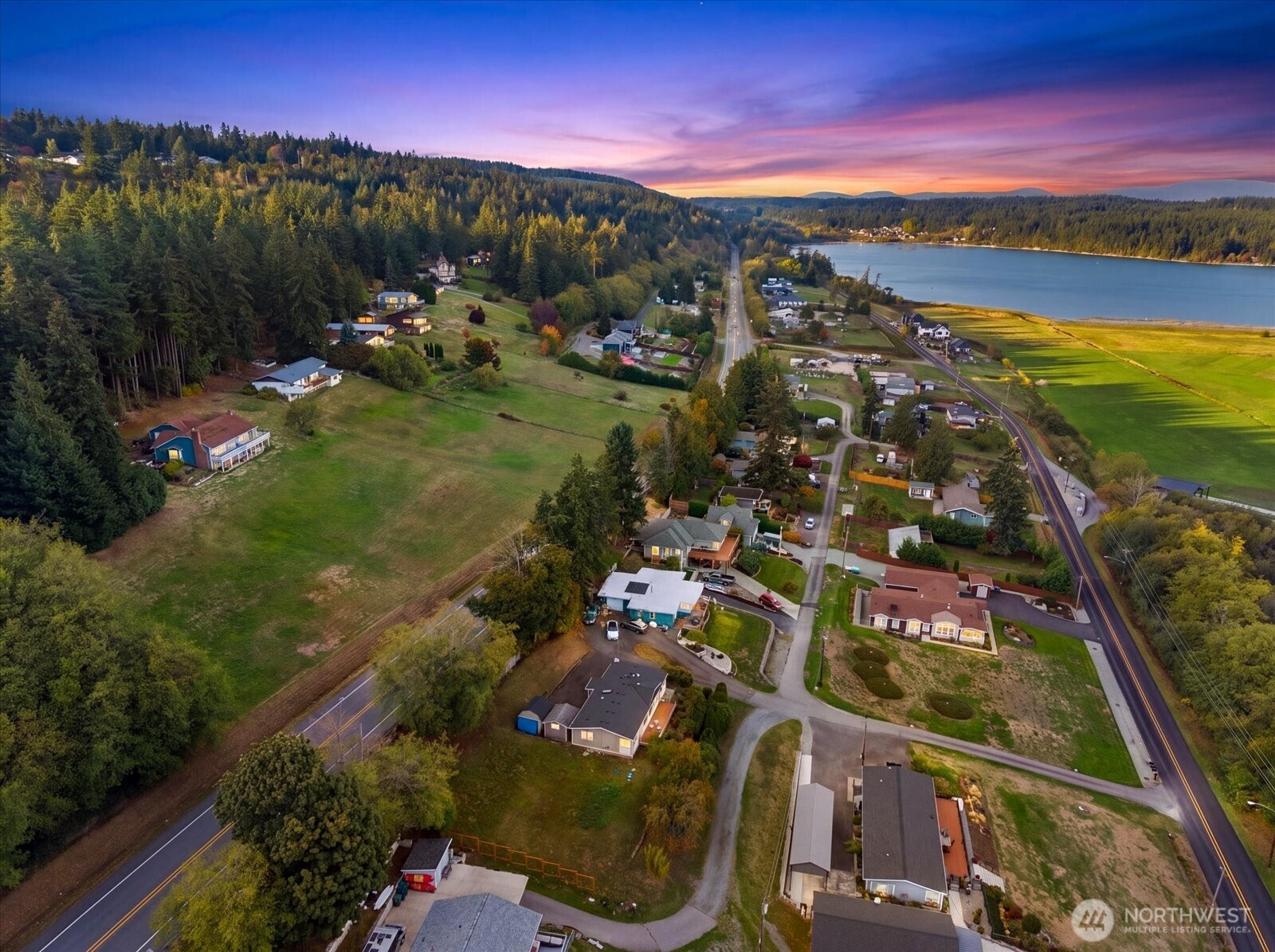 596 Waterline Loop Property Photo 4