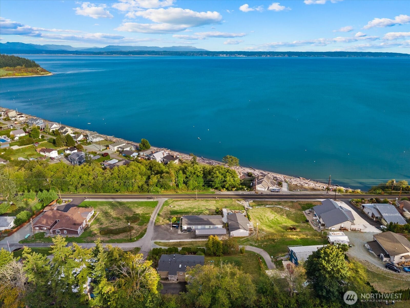 596 Waterline Loop Property Photo 32