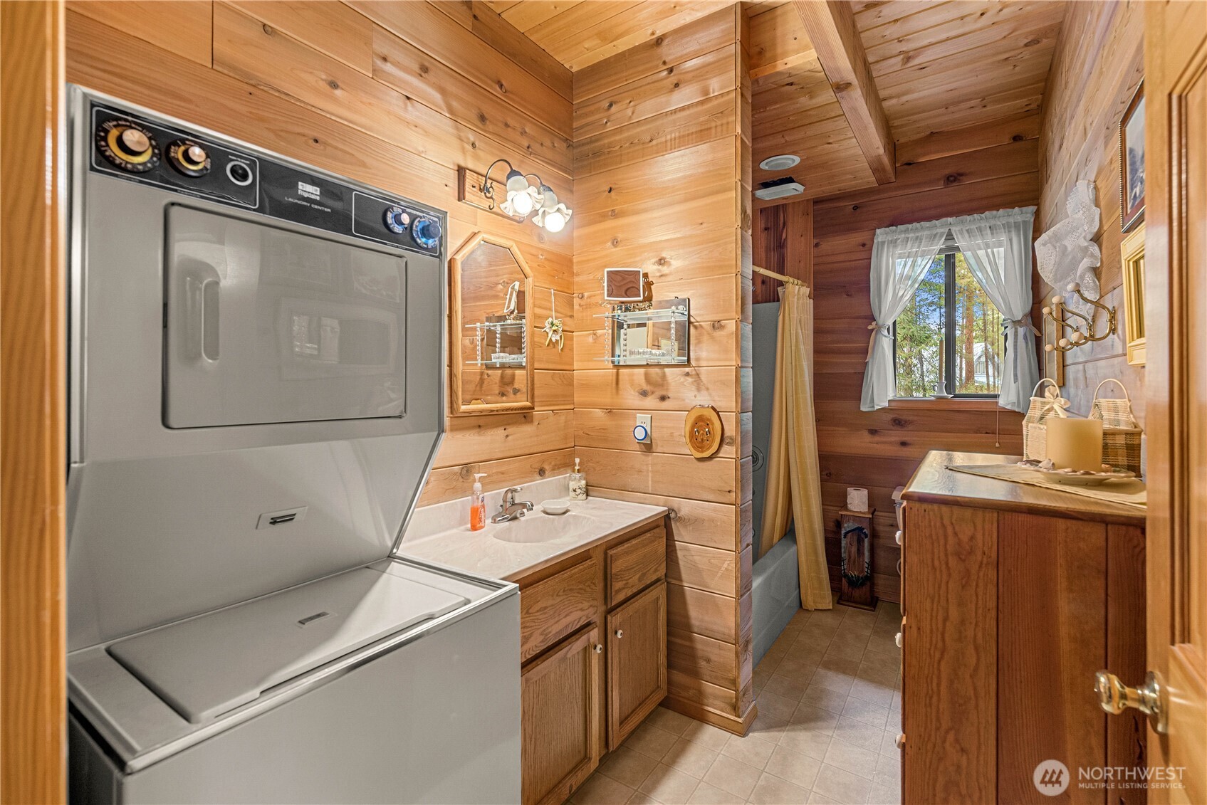 2471 Tamarack Crest Dr. Property Photo 15