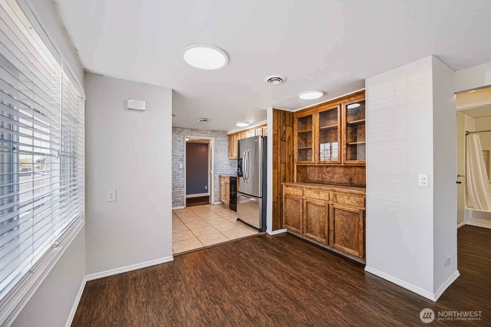 719 W Loop Drive Property Photo 16
